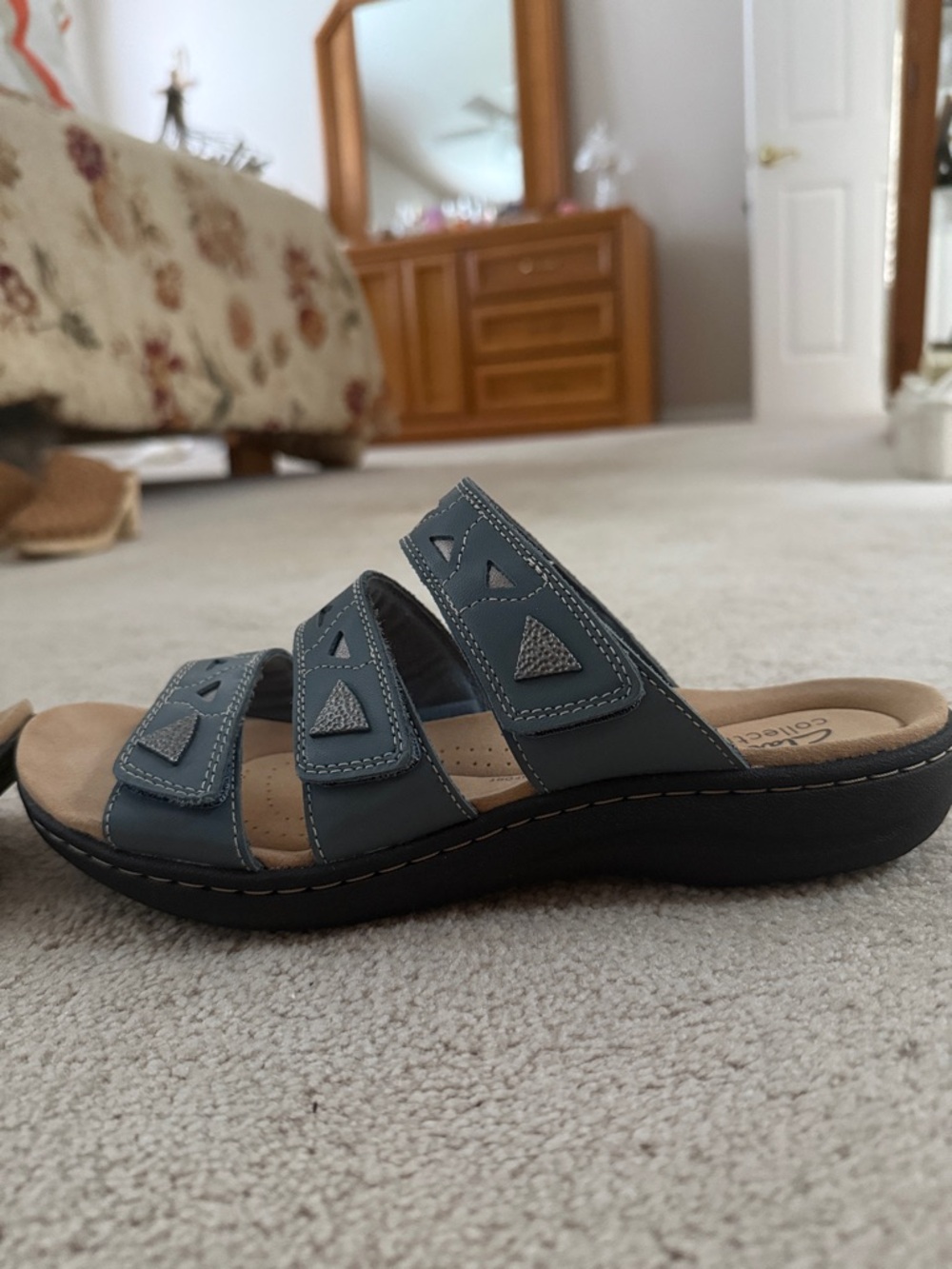 Clarks Women's Sandals in Blue and Tan - Picture 5 of 9